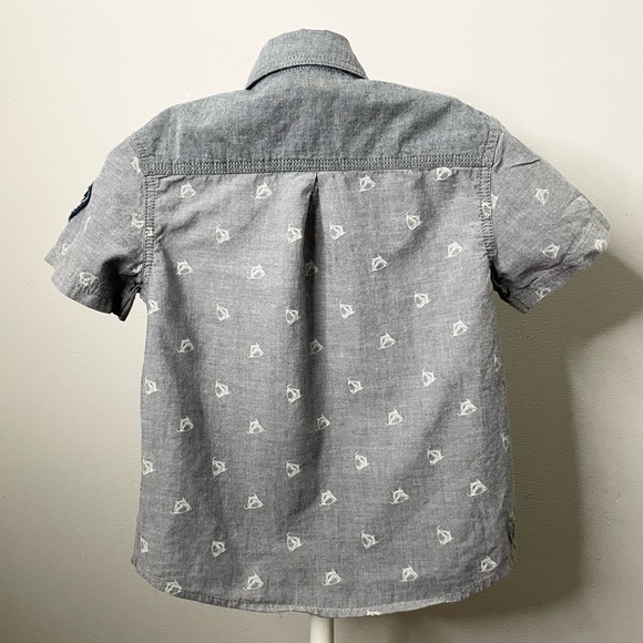 WHERE THE WILD THINGS ARE Chambray Short Sleeve Button Down Shirt - Picture 3 of 7